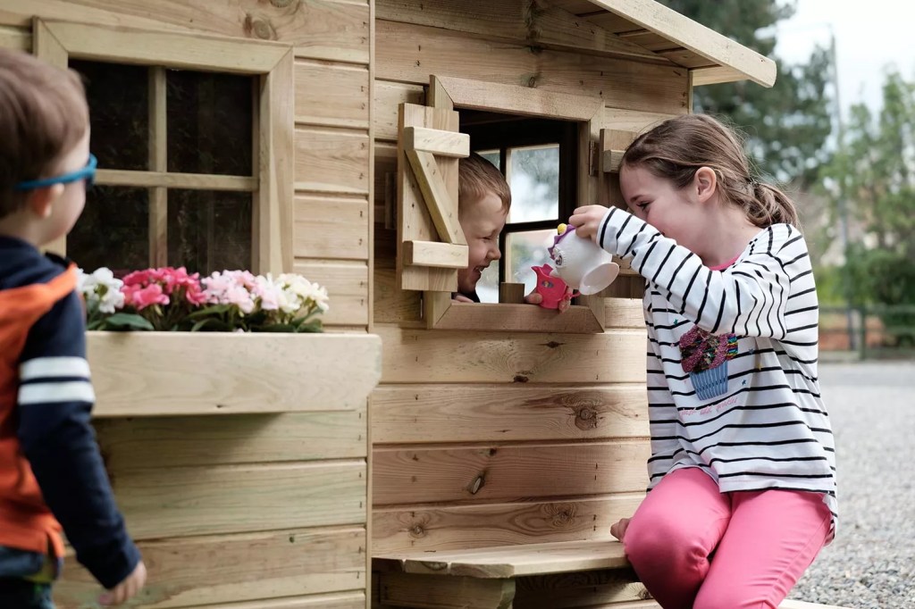 kid's playhouse